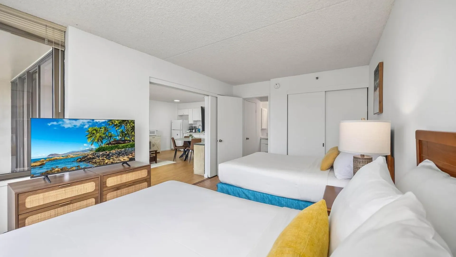 Waikiki Banyan Ocean View Oasis With Free Parking! Apartment Honolulu